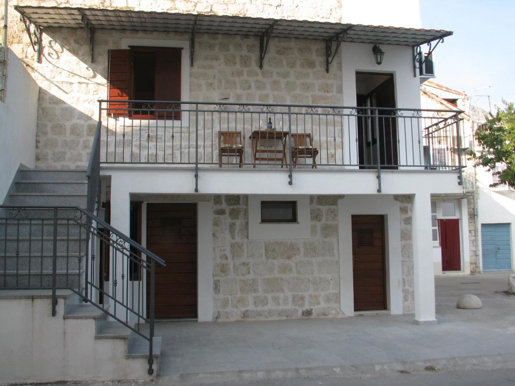 Apartment In Stone House On Seaside Kastela Exterior photo